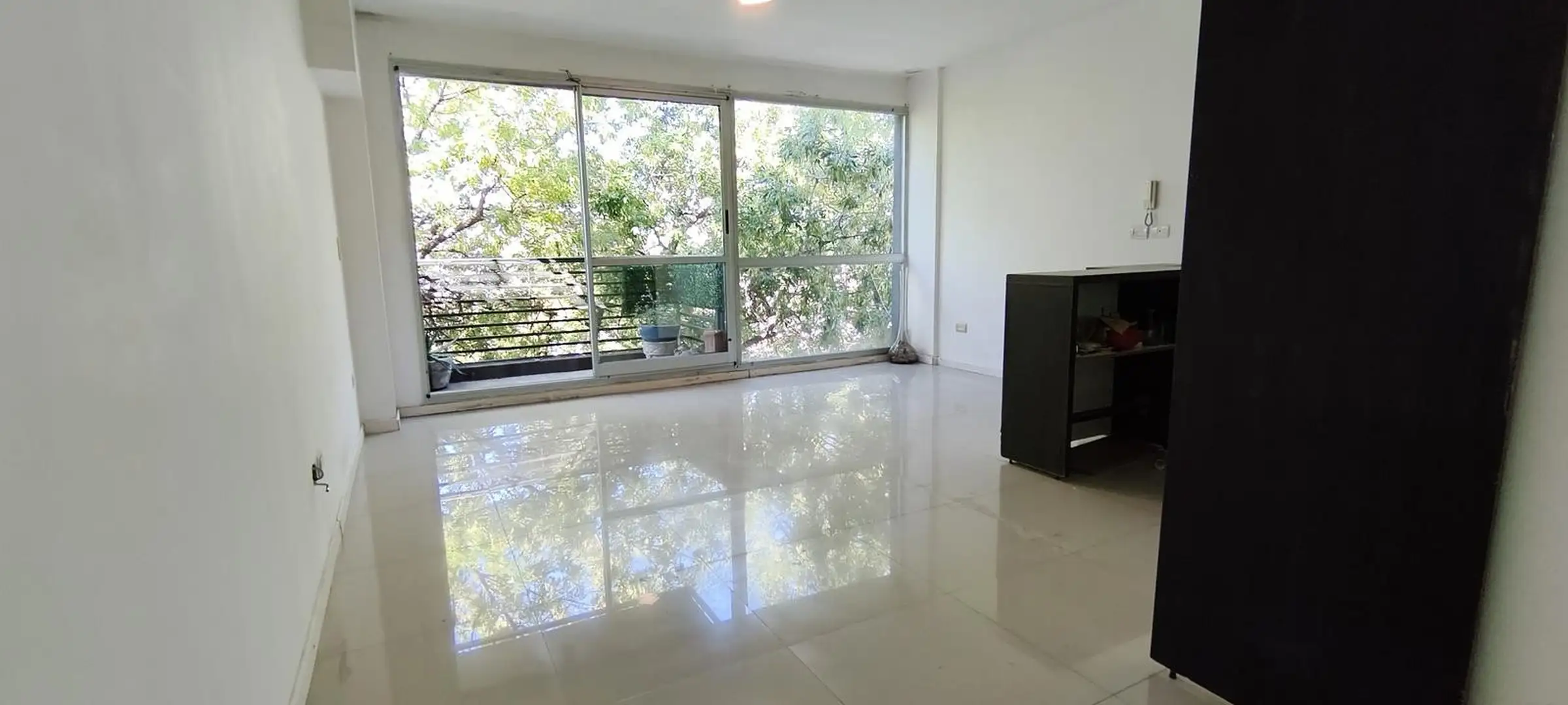 Kitnet com 39 m² com varanda em Monte Castro