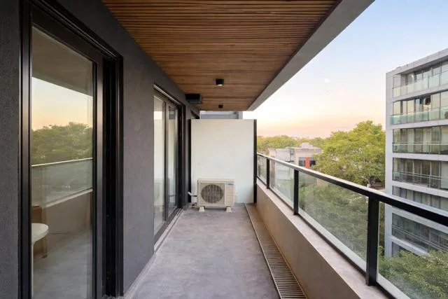 Studio apartment with balcony terrace in Núñez
