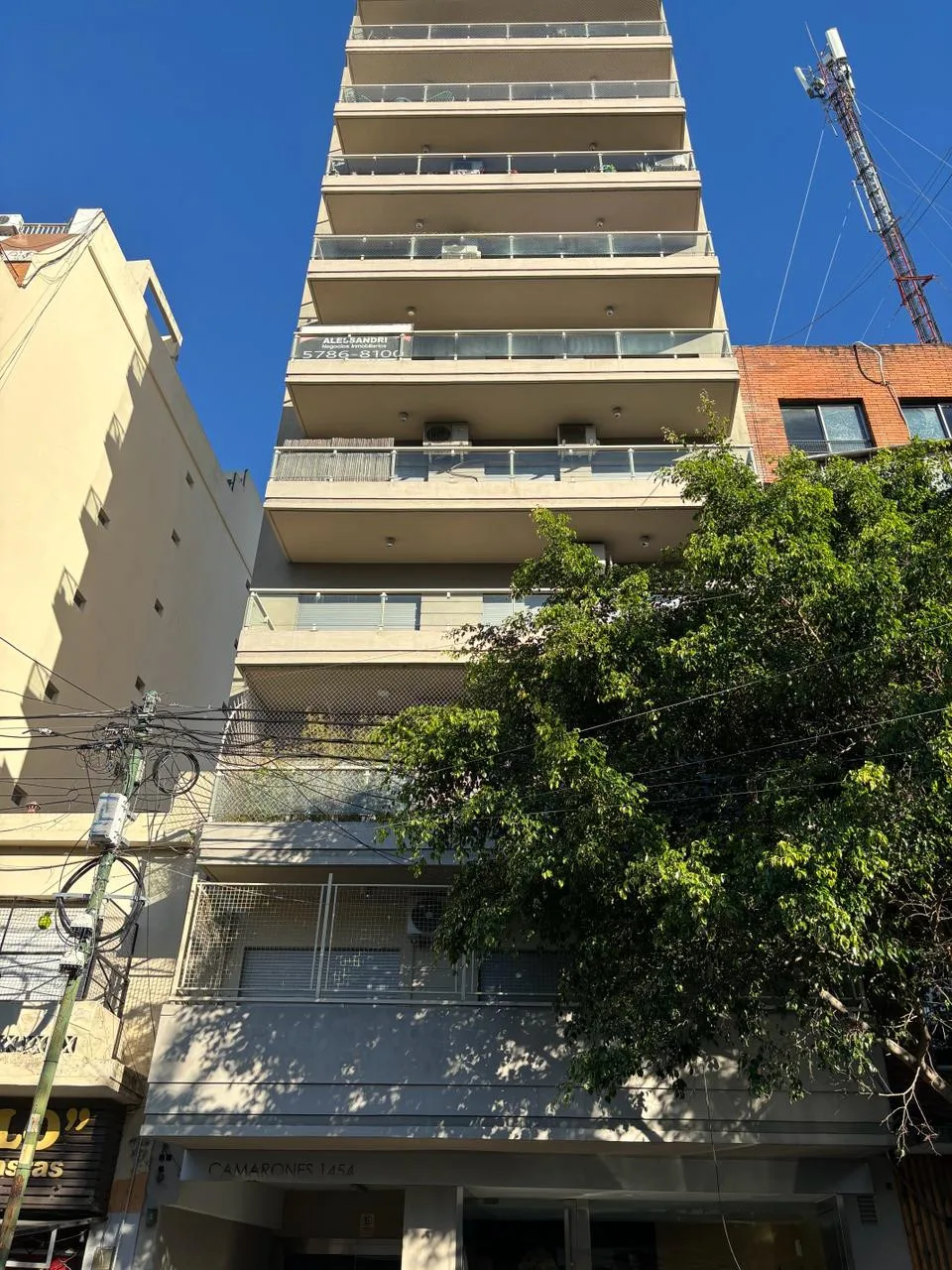 Kitnet divisível com varanda em Villa General Mitre