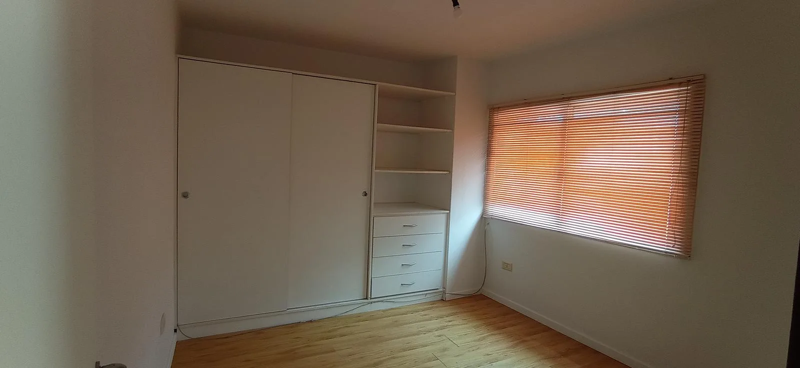 Kitnet de 1 quarto com 1 ambiente na Floresta