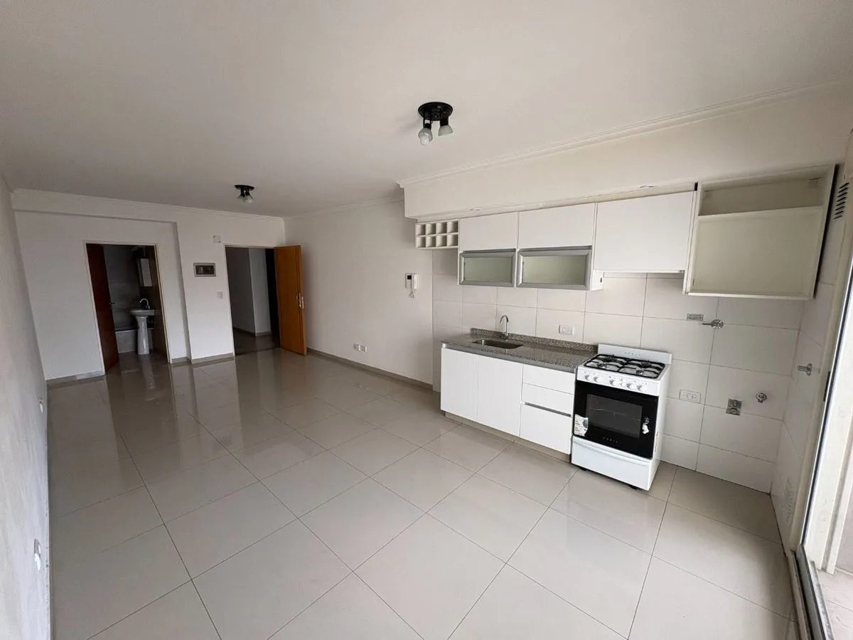 Квартира-студия в аренду в Flores