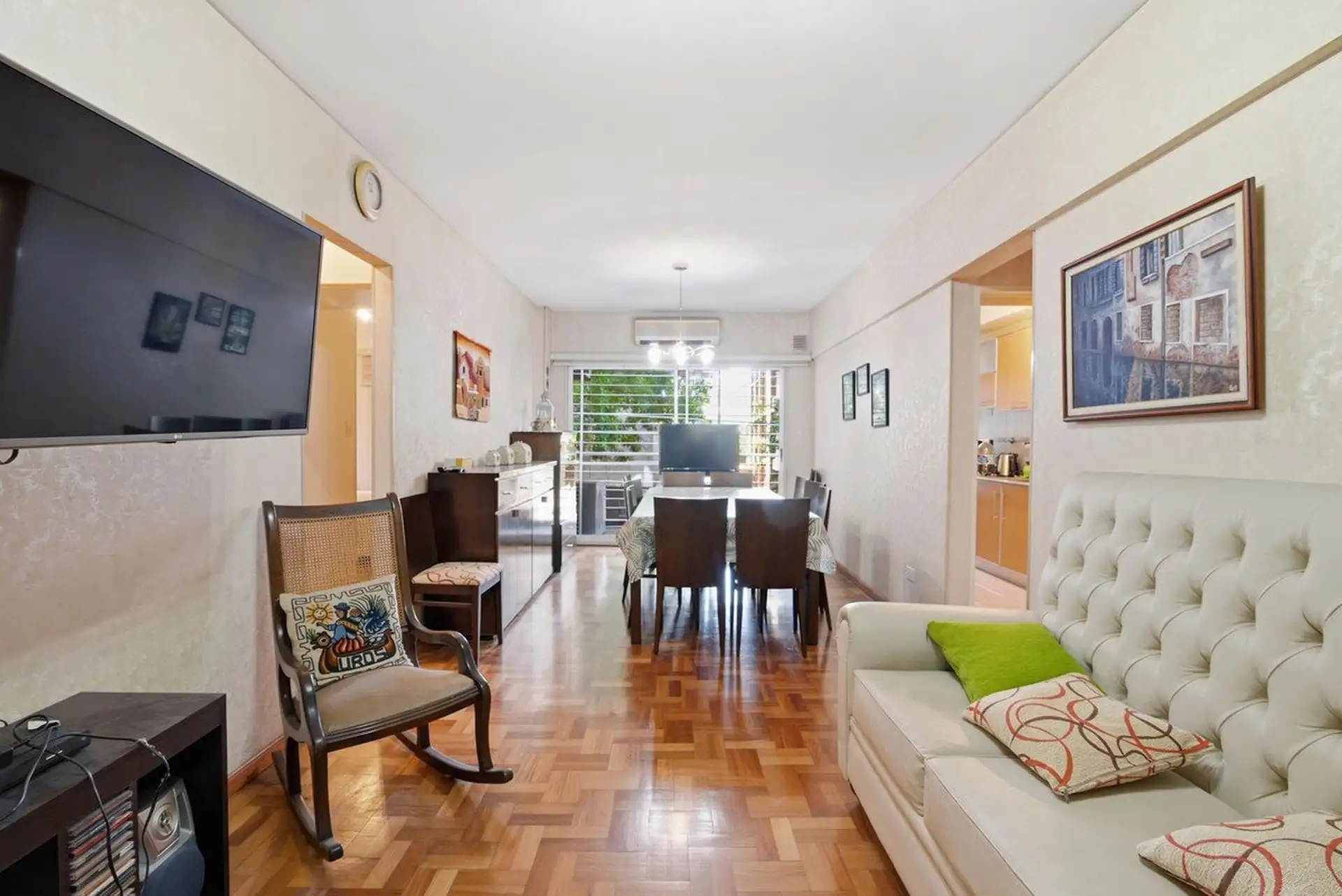 Квартира с 2 спальнями в Núñez с балконом и внутренним двориком