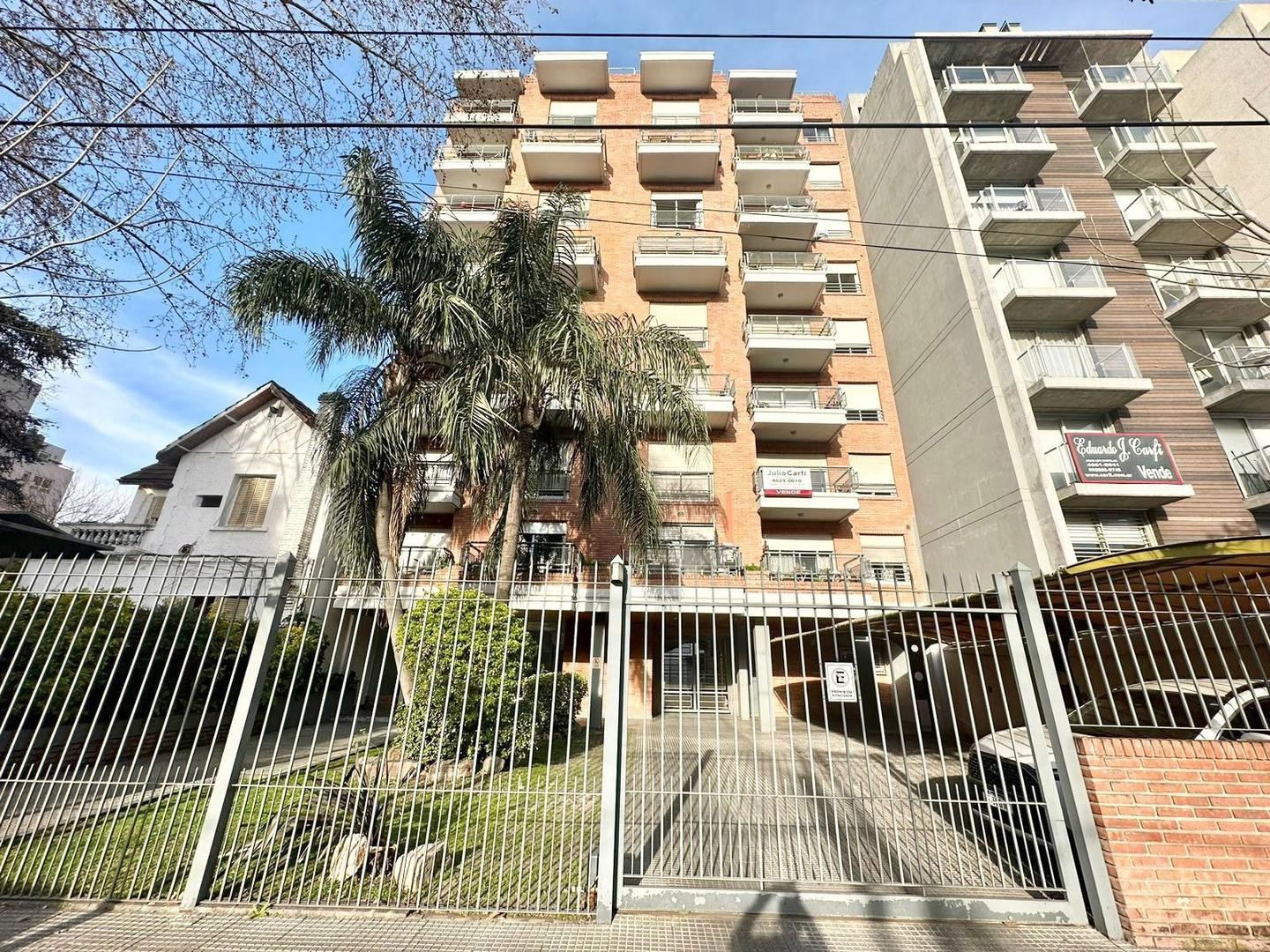 Apartamento de 2 ambientes sem vaga em Castelar Norte