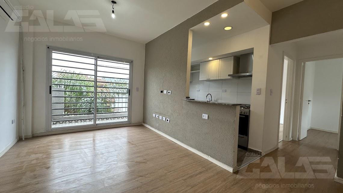 Apartamento de dois quartos em Castelar, Morón