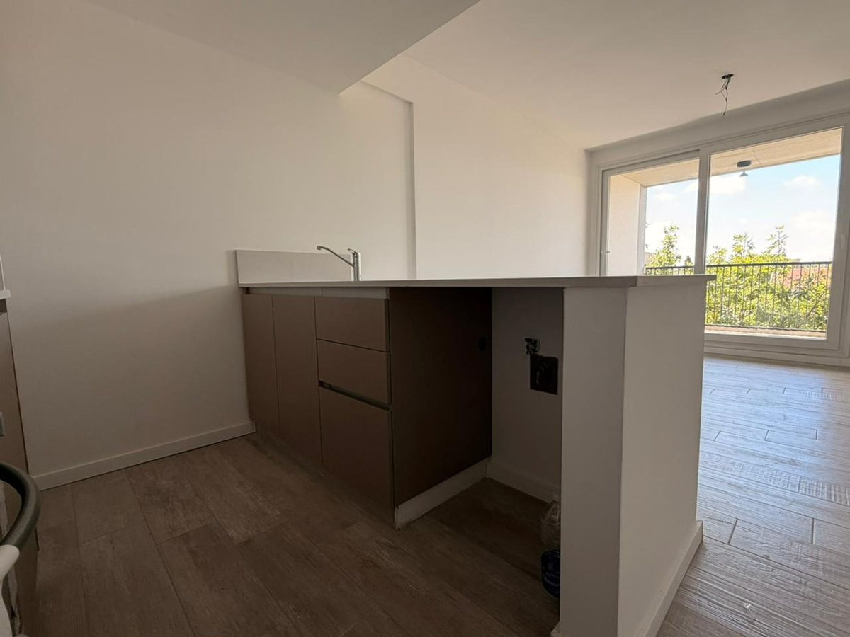 Apartamento de 2 ambientes para alugar em Monte Castro