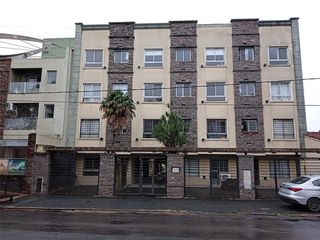Departamento de 2 ambientes con cochera en Lomas de Zamora
