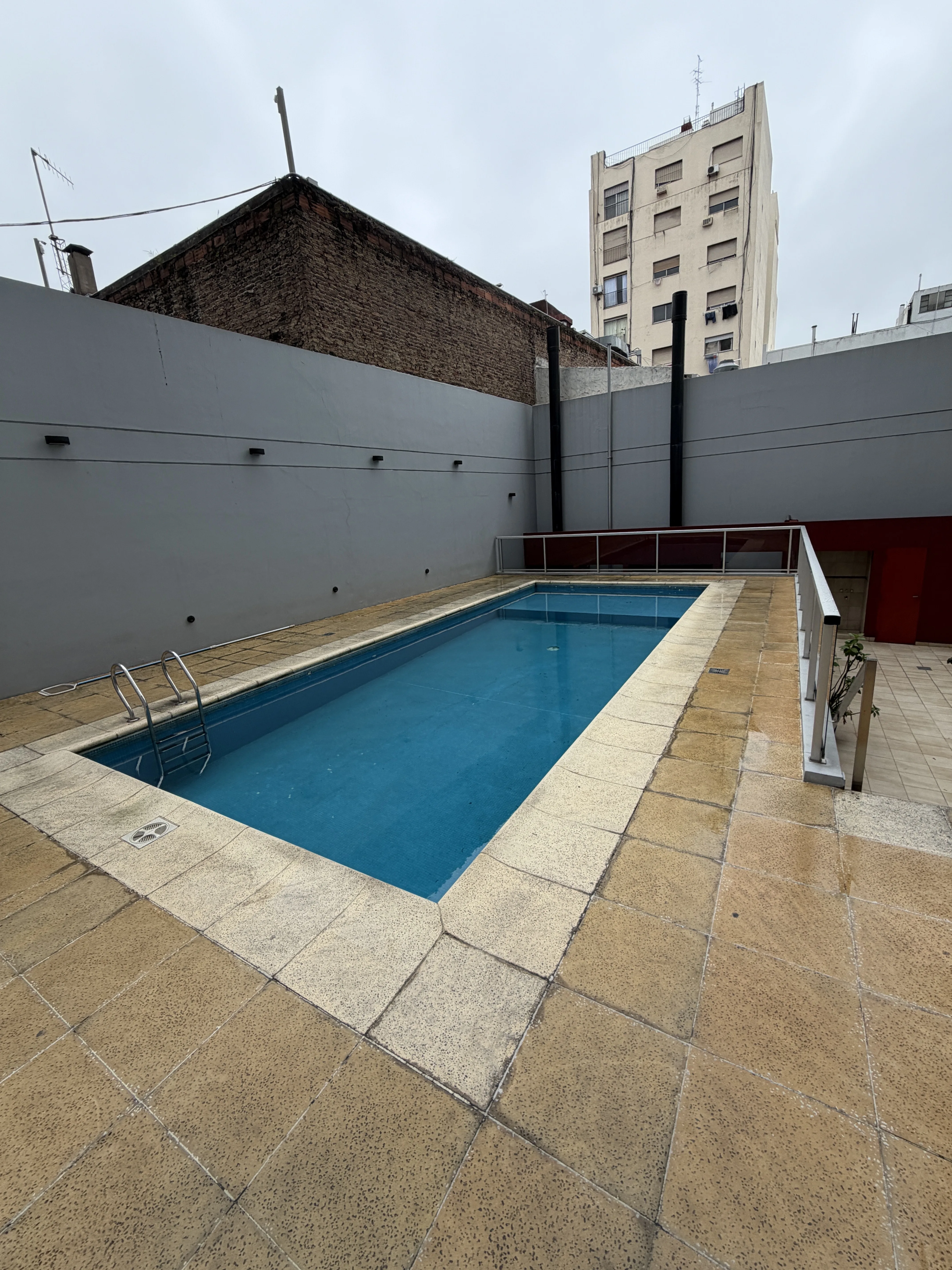 Departamento de 2 ambientes al frente en Barracas