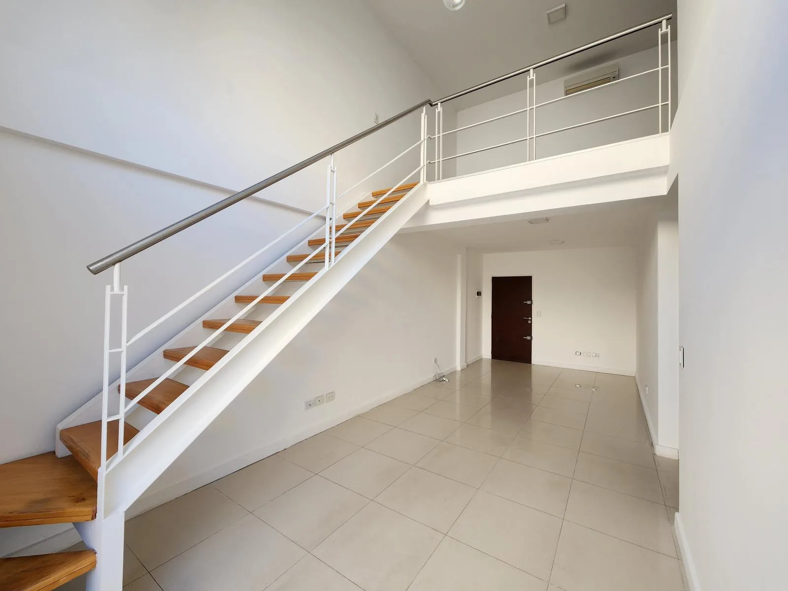 Duplex apartment with assigned parking in Villa Crespo