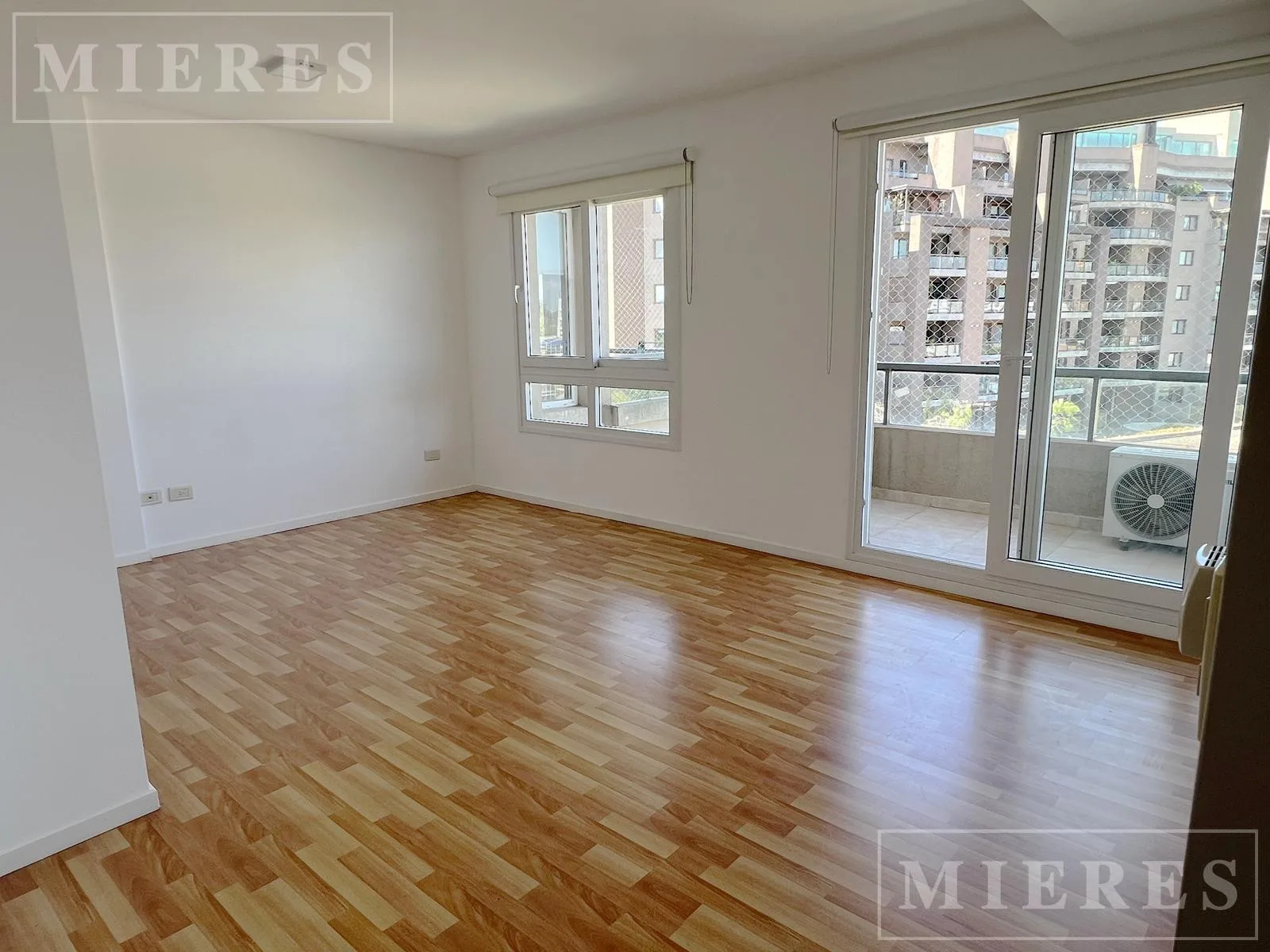 Two-room apartment with side river views in Nordelta, Tigre