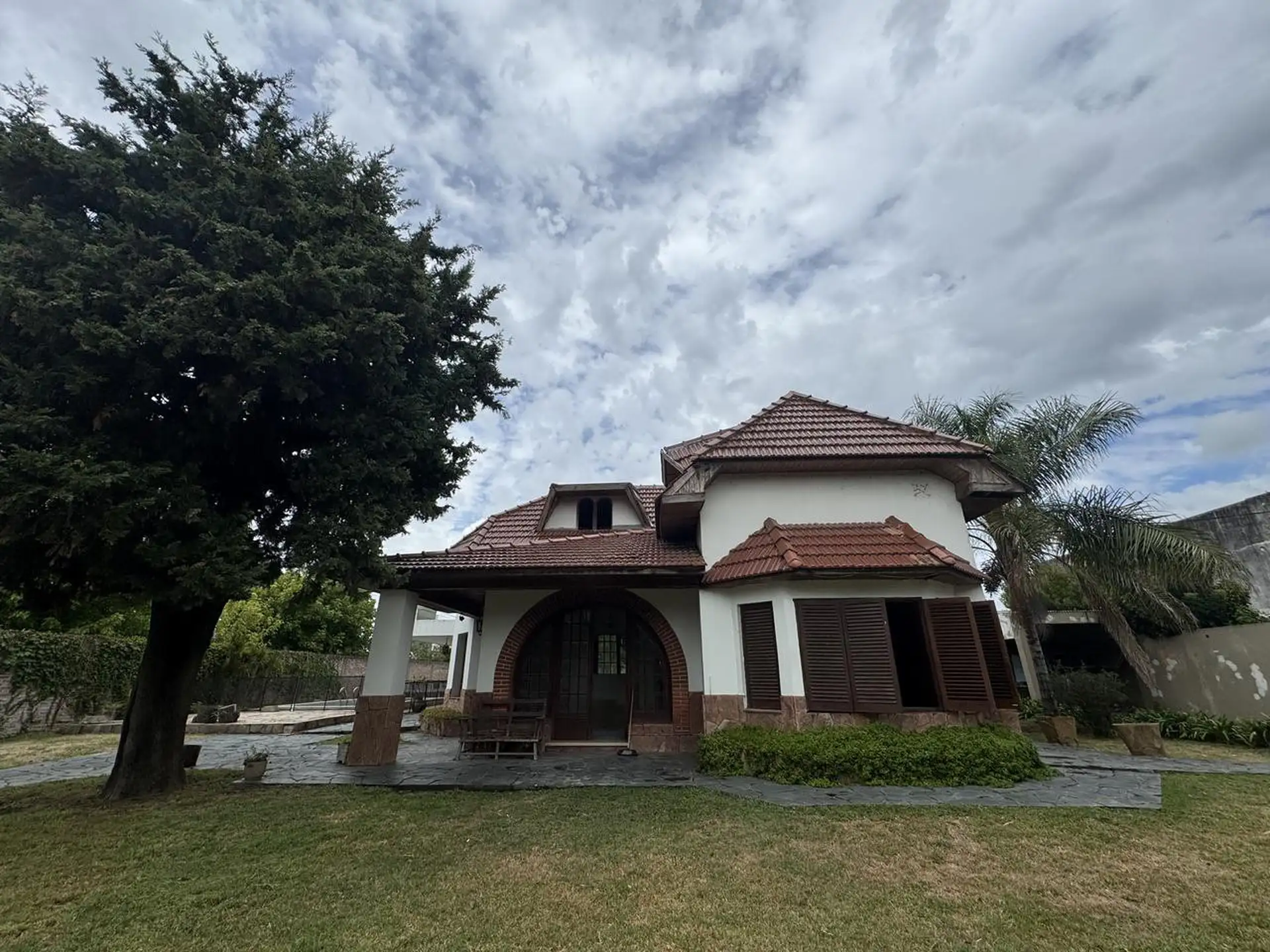 Casa de 5 dormitórios em La Plata