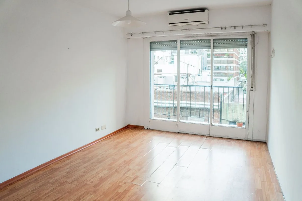 Apartamento de 3 ambientes com 2 quartos e varanda em Recoleta