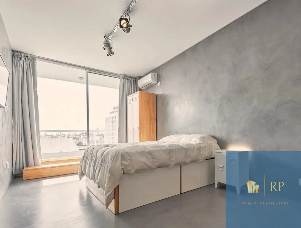 Квартира-студия с балконом в Monserrat