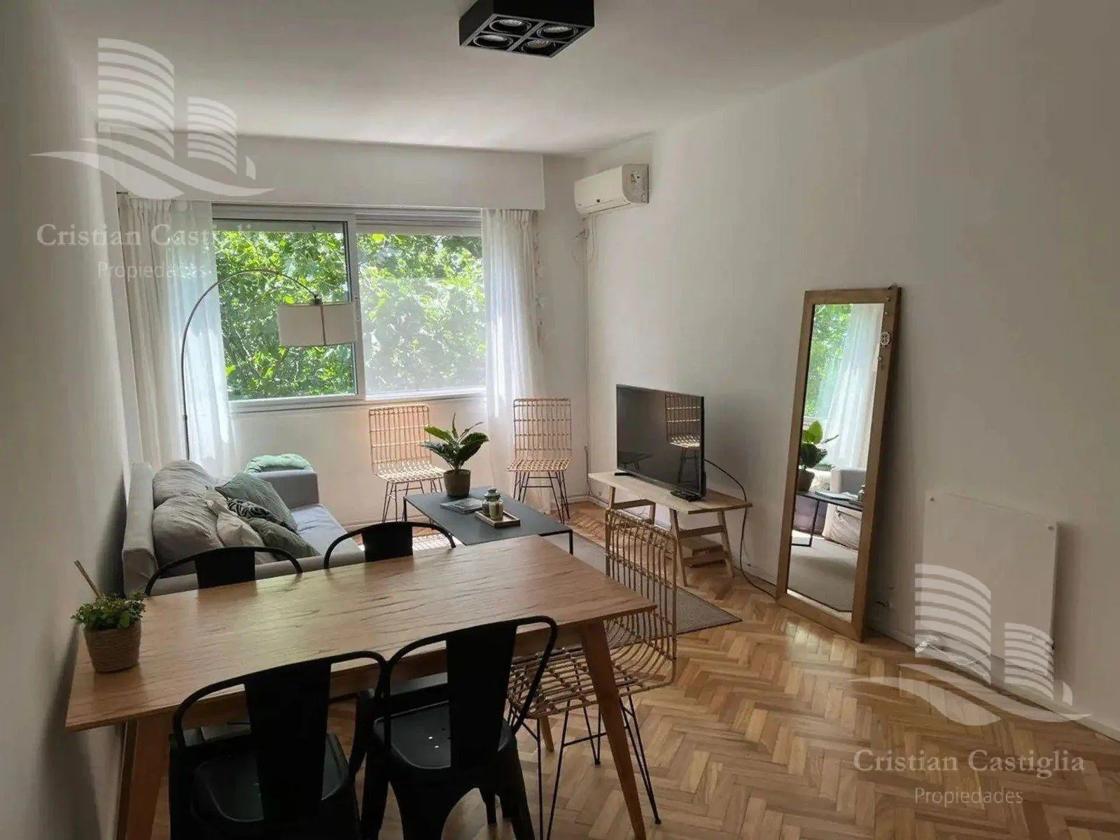Refurbished furnished two-bedroom apartment in Olivos, Vicente López