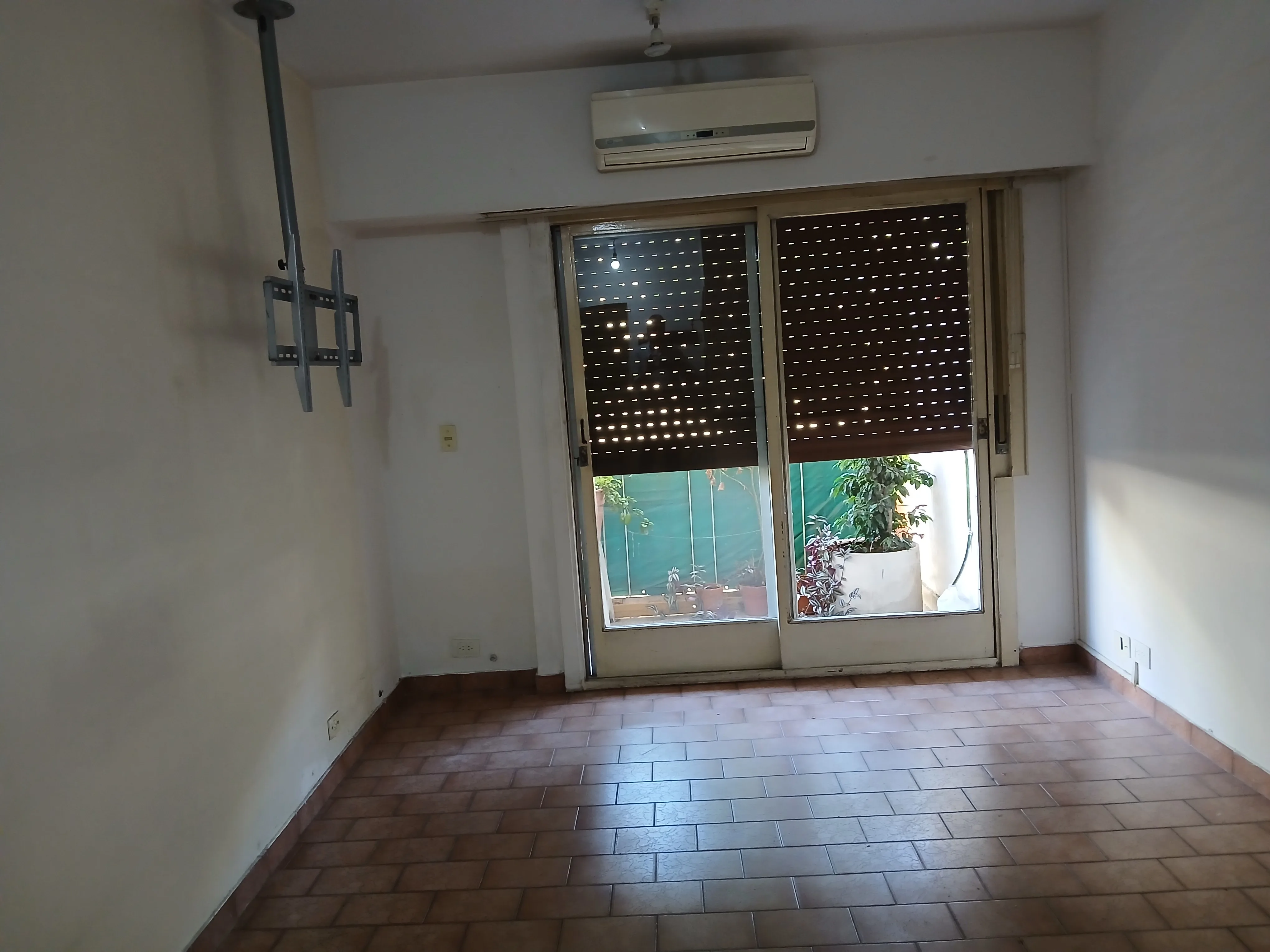 Departamento de 3 ambientes con cochera en La Boca