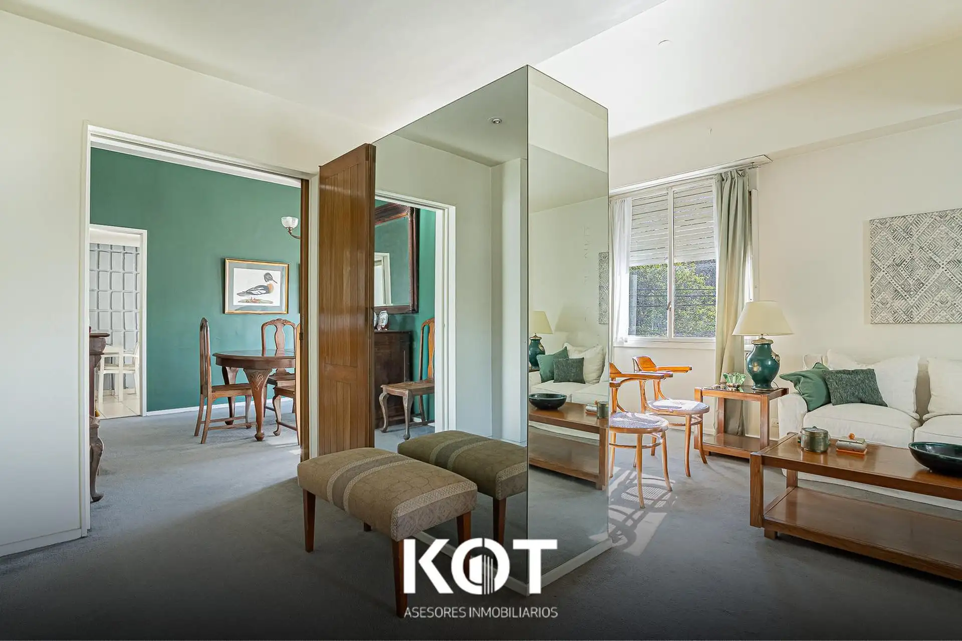 Four-bedroom corner apartment in Caballito