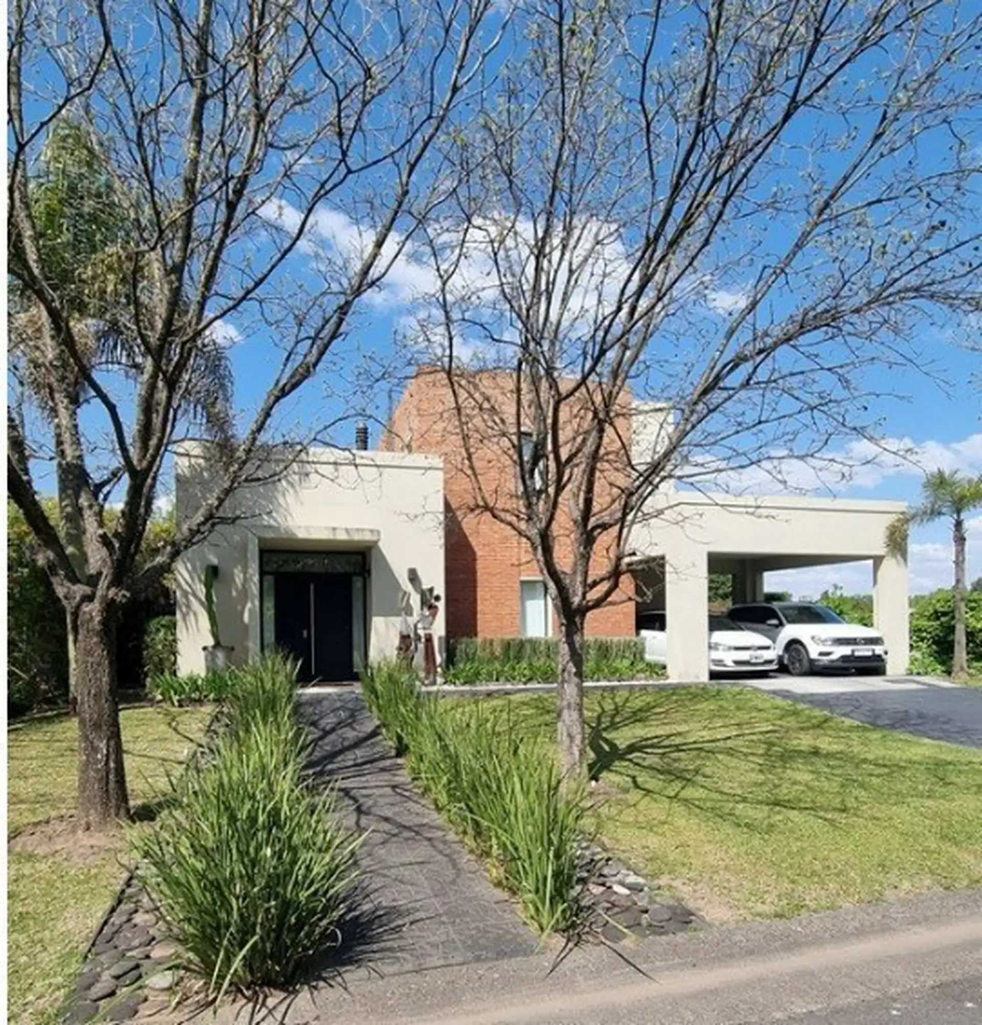 Four-bedroom house with river access in Santa Catalina, Tigre