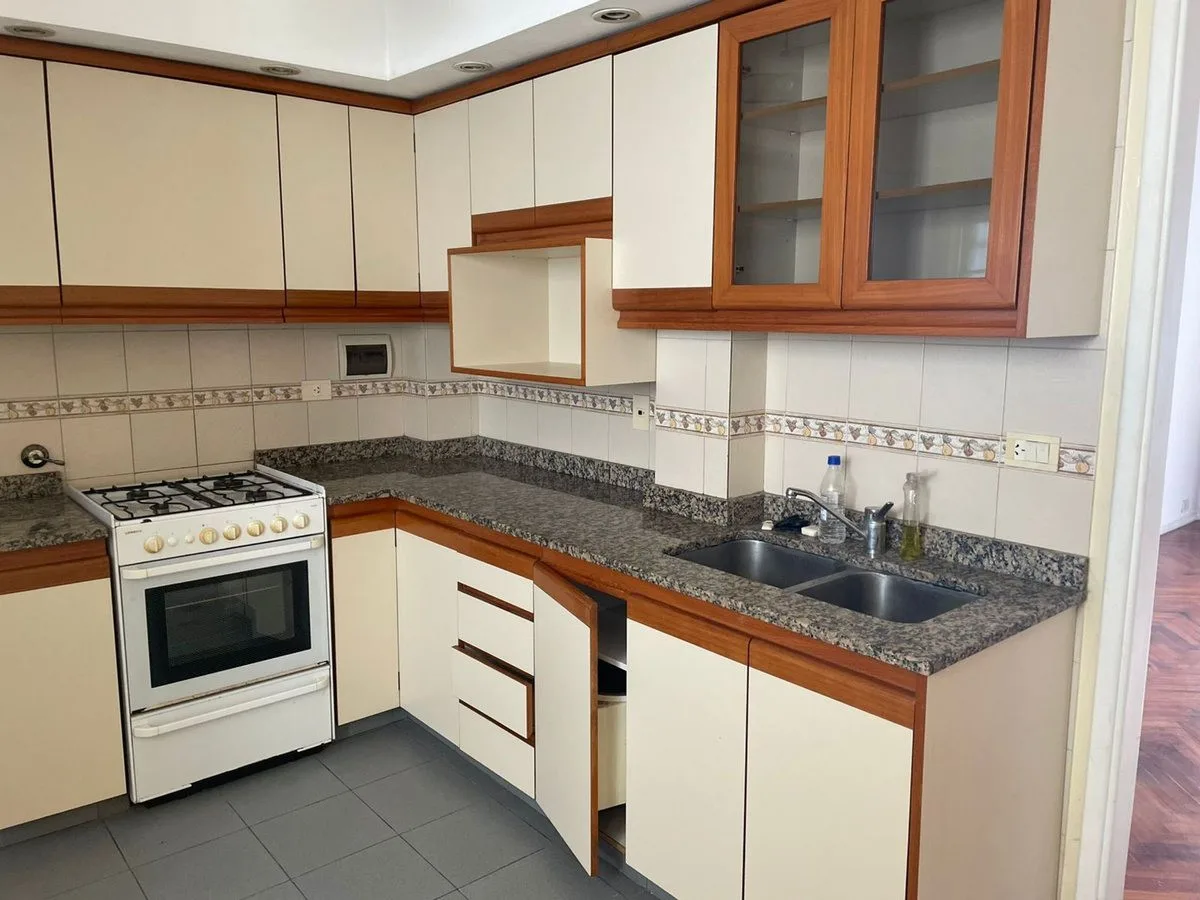 Apartamento de 3 ambientes com 2 dormitórios em Caballito