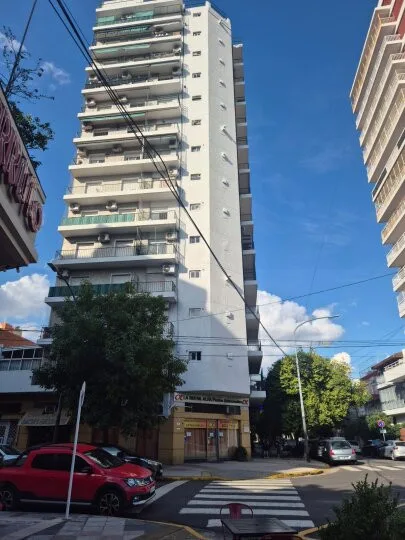 Departamento de 2 ambientes con 2 balcones en Parque Chas