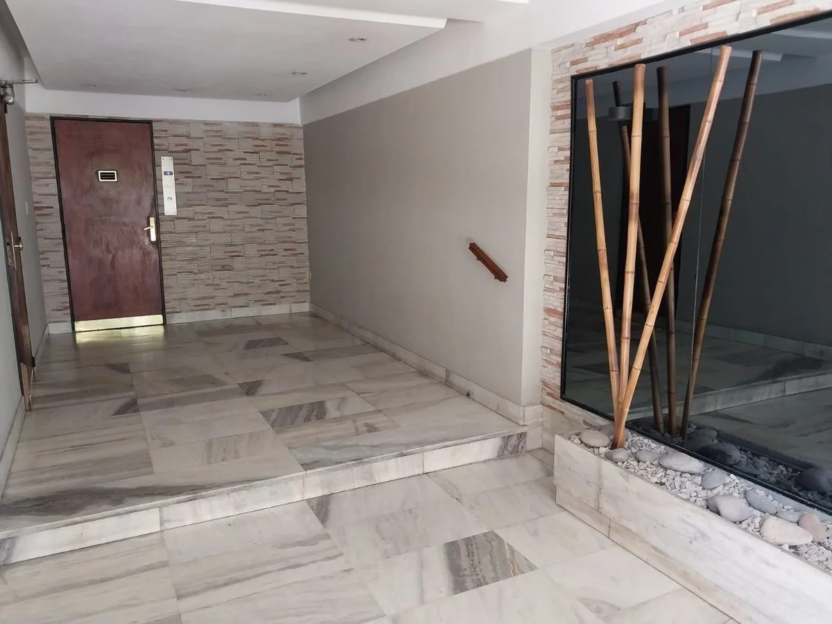 Departamento de 4 ambientes con dependencia y balcón al frente en Barracas