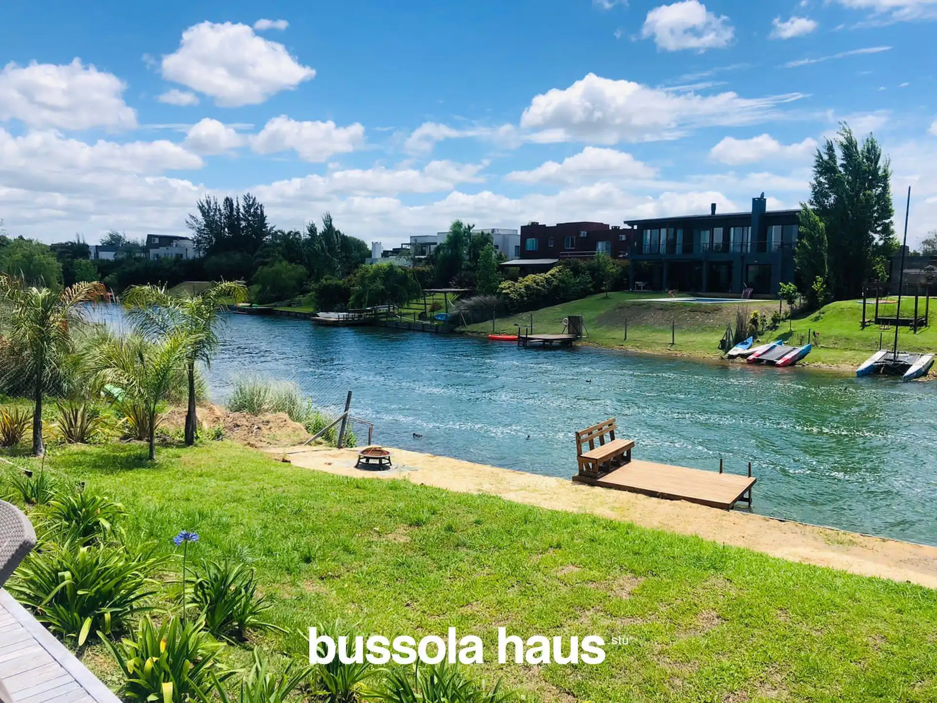 Furnished house on the lagoon in Tigre