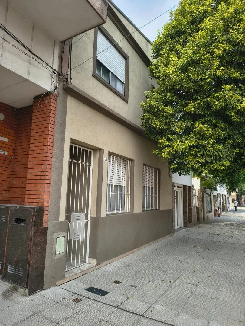 PH de 4 ambientes en 2 plantas en Mataderos