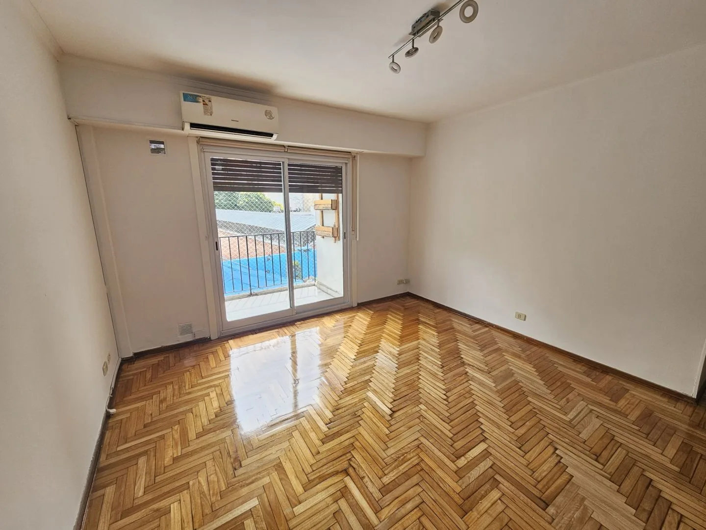 Two-bedroom three-room apartment in Palermo