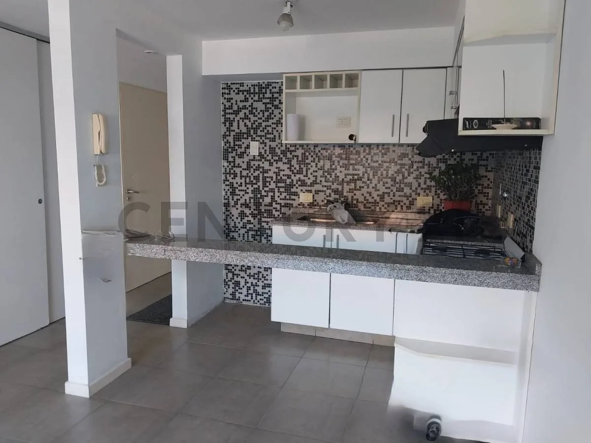Apartamento de 2 ambientes em Lanús, com terraço e churrasqueira