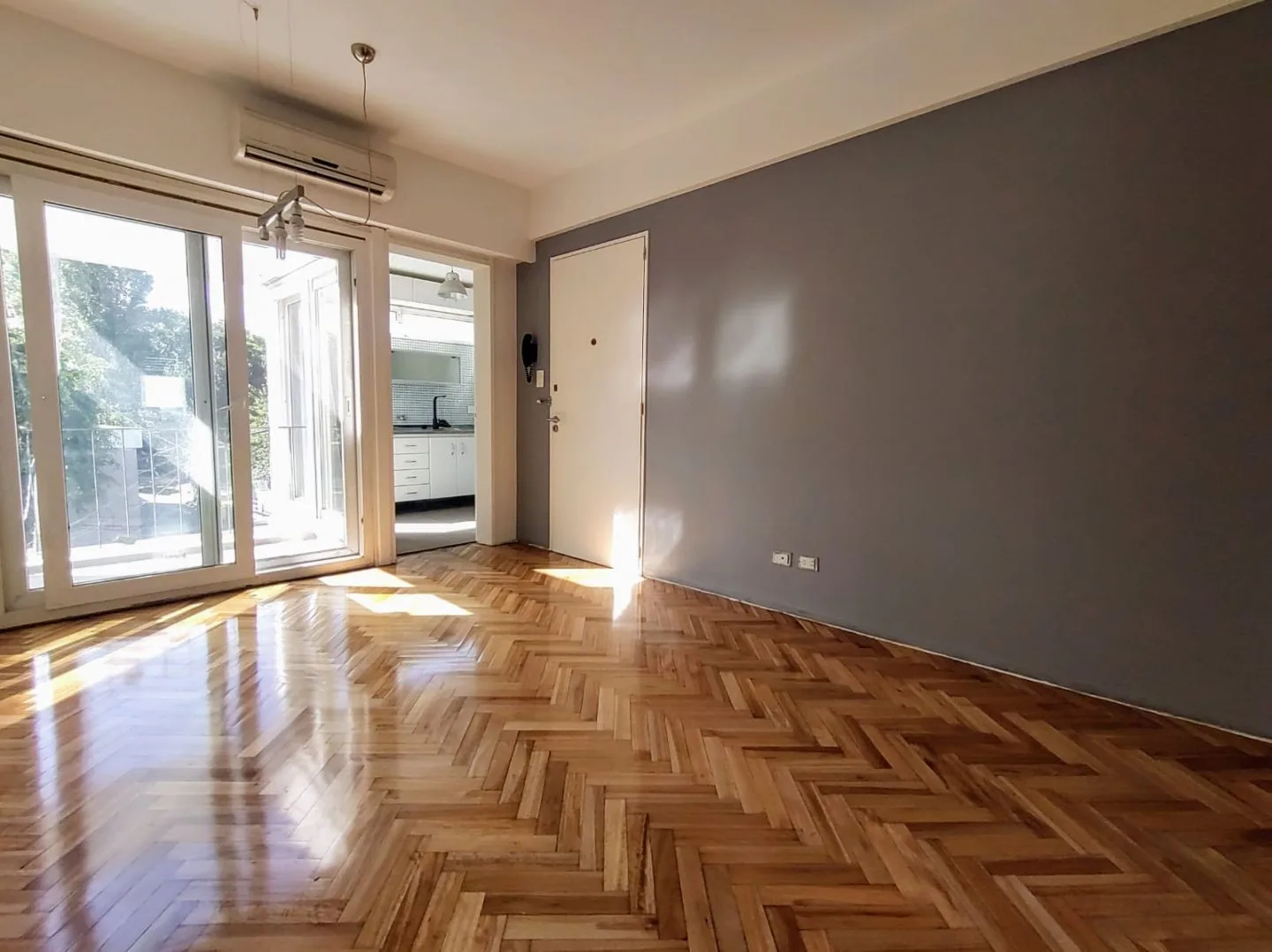 Apartamento de dois ambientes em Acassuso, sem mobília