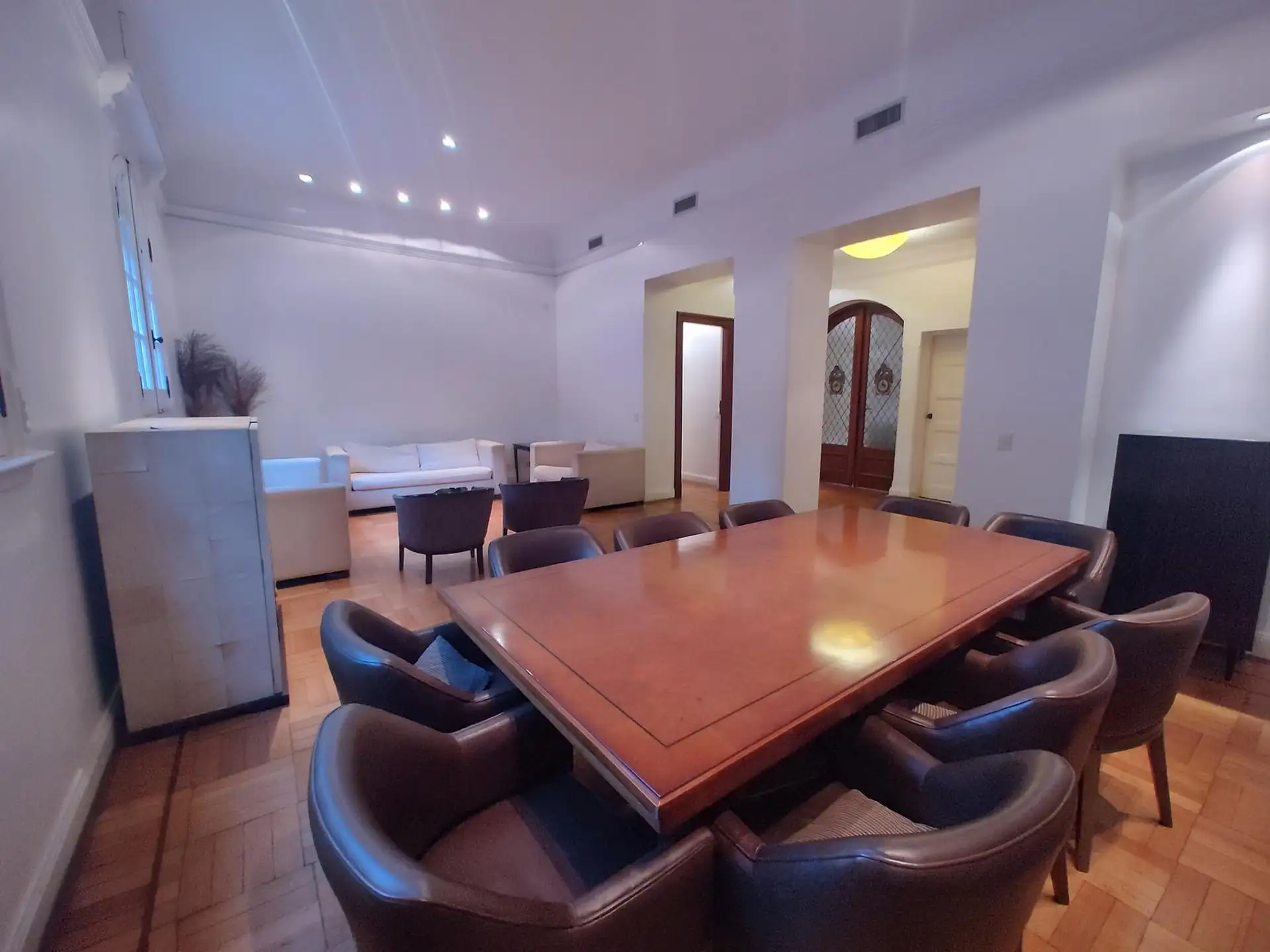 Четырёхкомнатная квартира с мебелью в Retiro