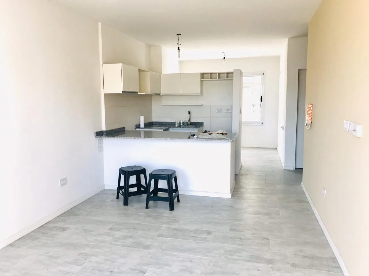 Departamento de 2 ambientes en Parque Avellaneda con balcón en 4° piso al contrafrente