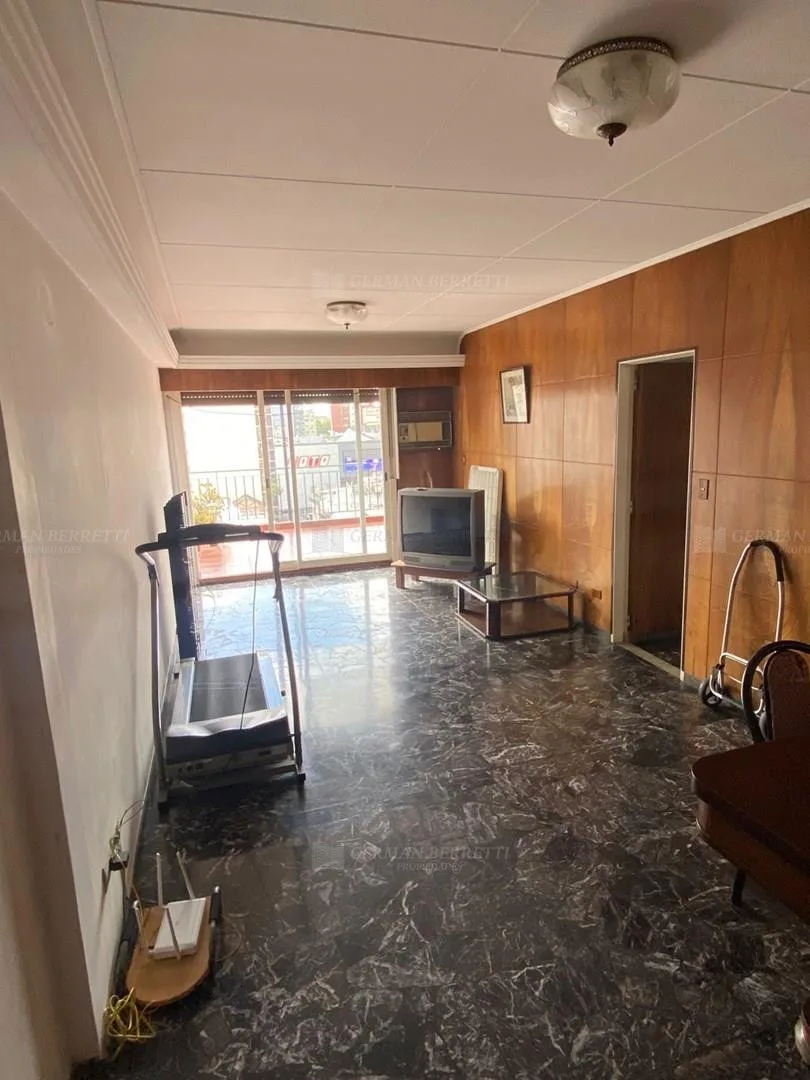 Departamento de 4 ambientes con dependencia en Colegiales