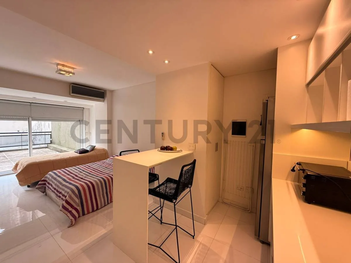 Kitnet mobiliada no primeiro andar em Palermo