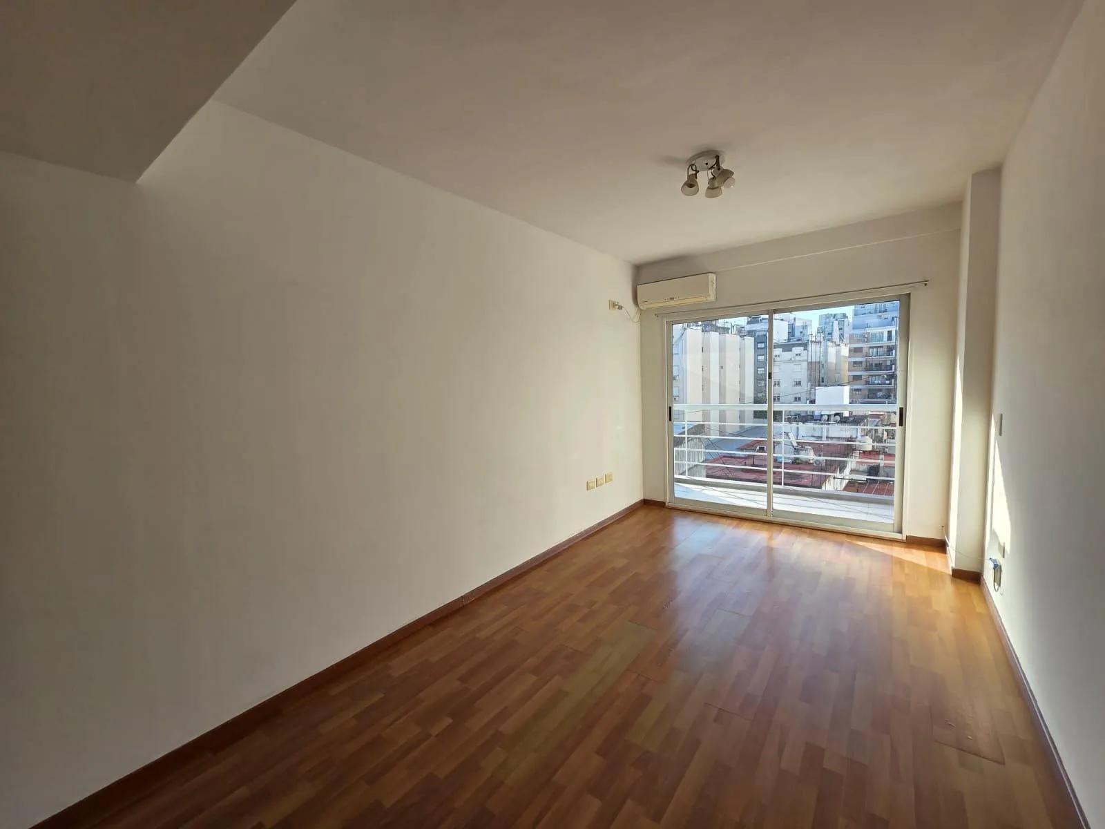 Monoambiente divisible con patio en Recoleta