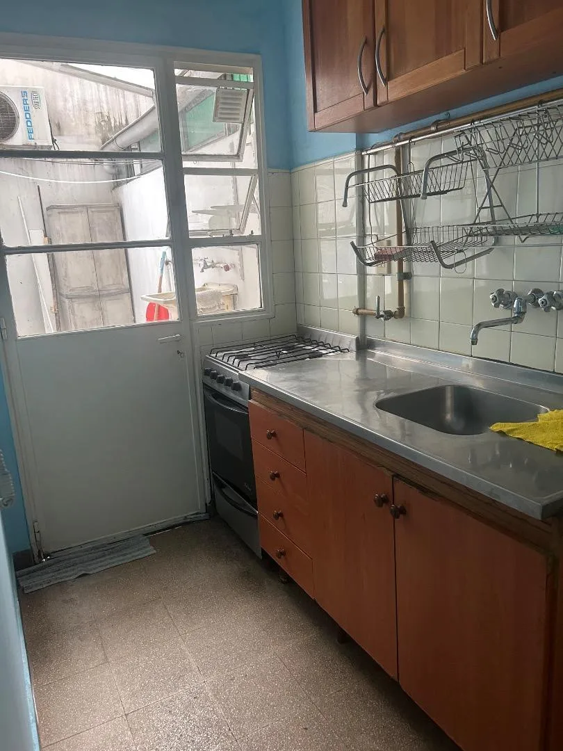 Departamento de 2 ambientes con patio en Almagro