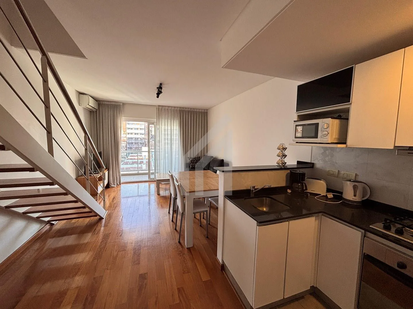 Apartamento duplex mobiliado com 1 quarto em Palermo