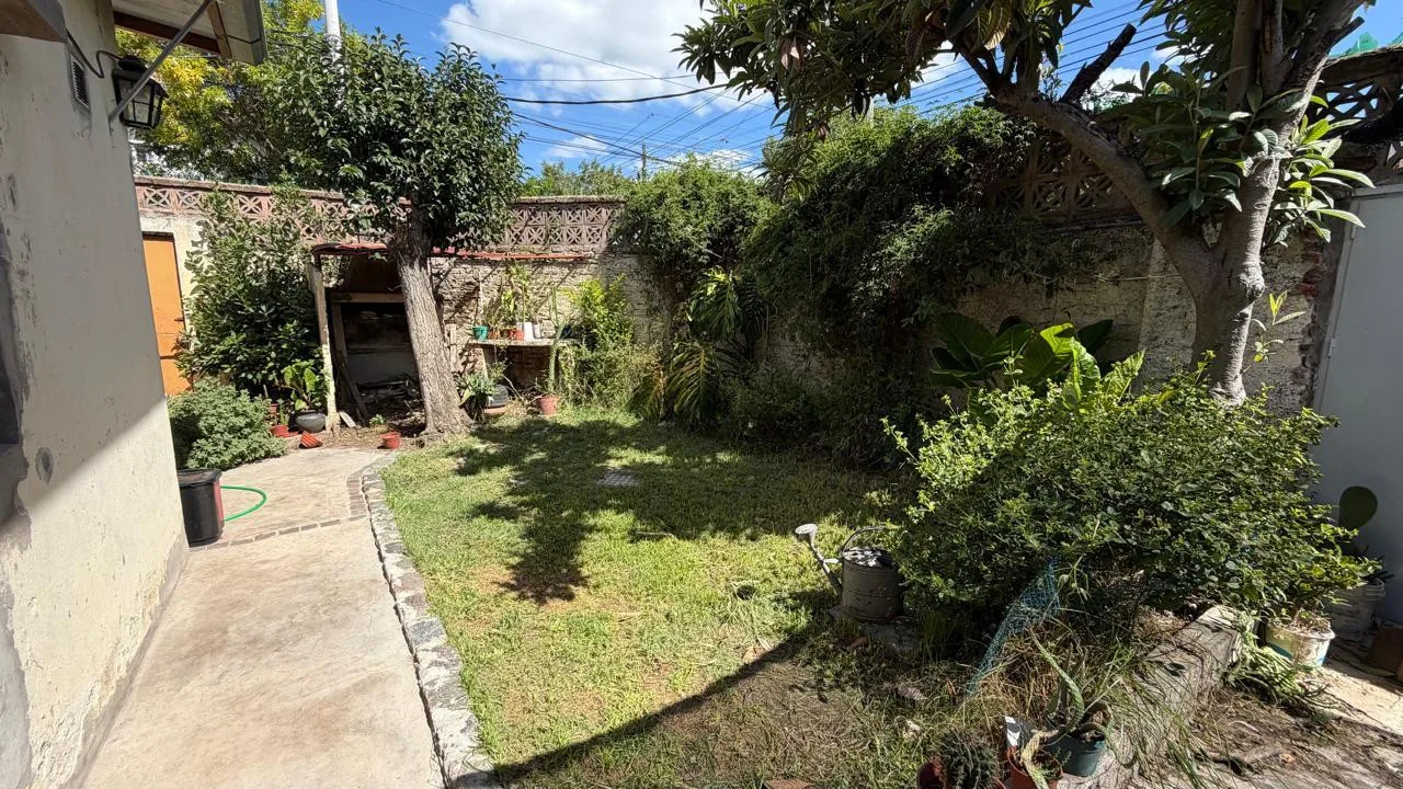 Casa reformada de 2 quartos em Remedios de Escalada, Lanús