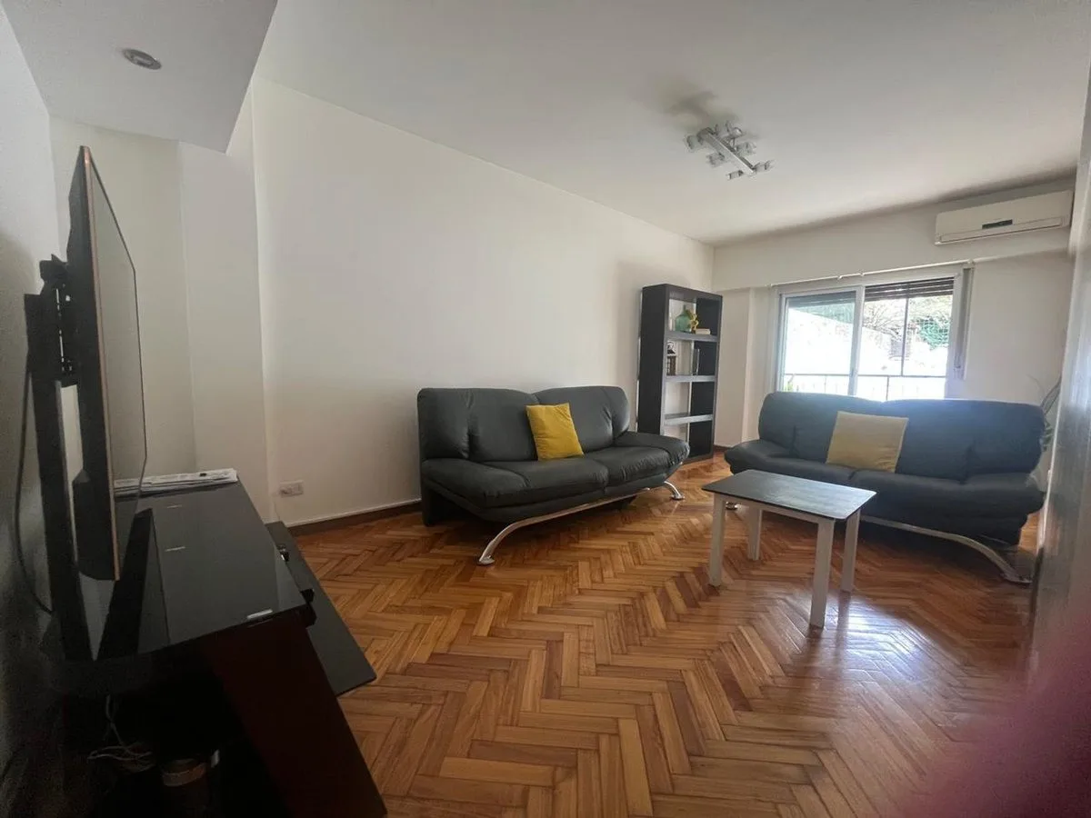 Departamento de 3 ambientes con balcón en Colegiales