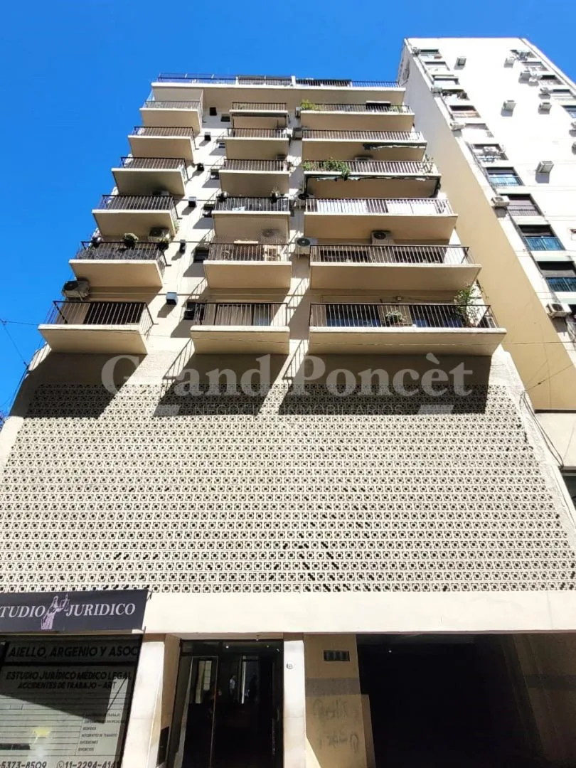 Departamento de 2 ambientes con balcón en Monserrat