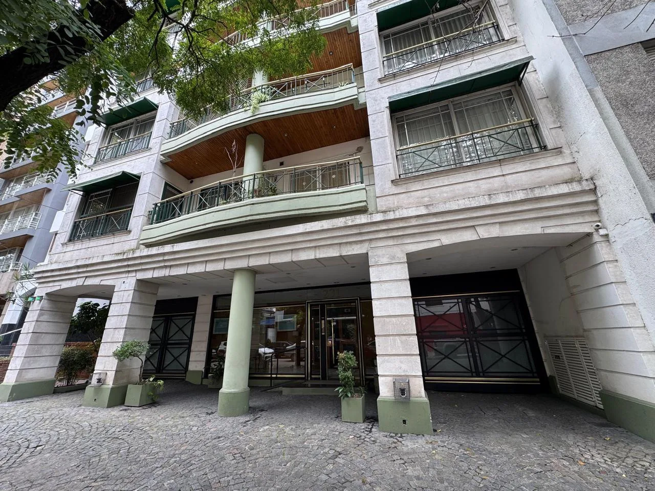 Semipiso de 4 ambientes con cochera y baulera en Lomas de Zamora