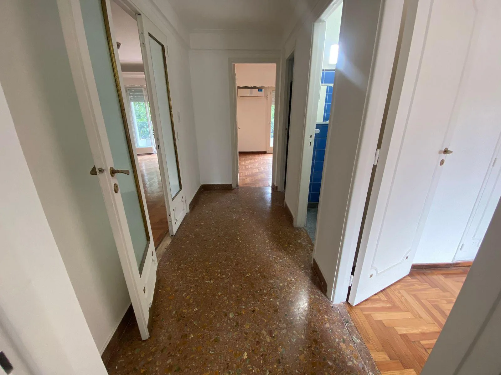 Four-bedroom apartment with fixed parking in Caballito