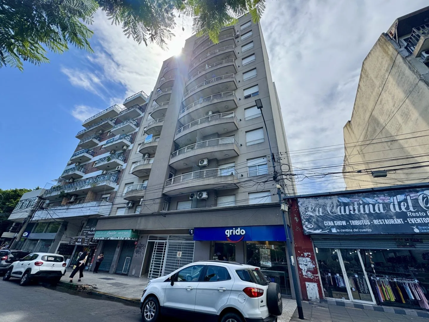 Apartamento de dois ambientes com vaga de garagem em Caseros