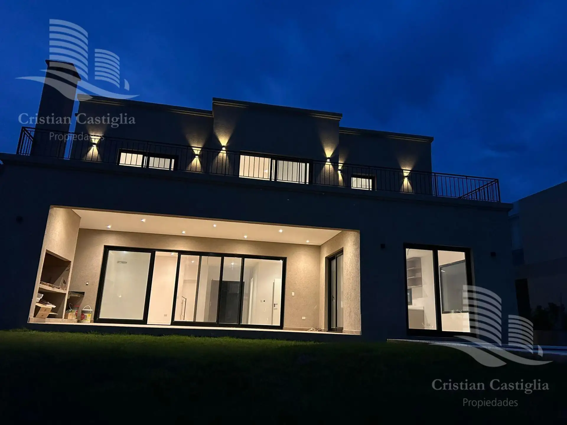 Casa de 5 quartos nova na Laguna Grande, Tigre