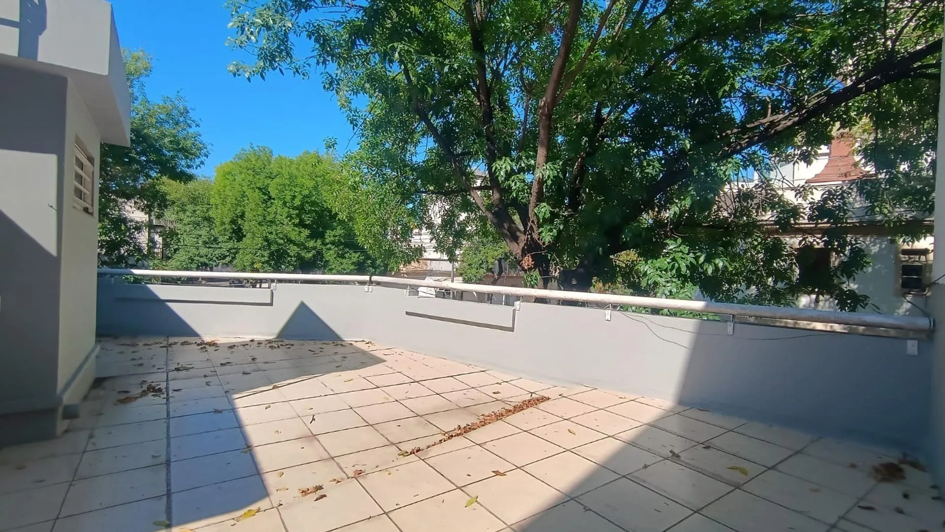 Casa de 3 dormitorios en esquina en Parque Chas