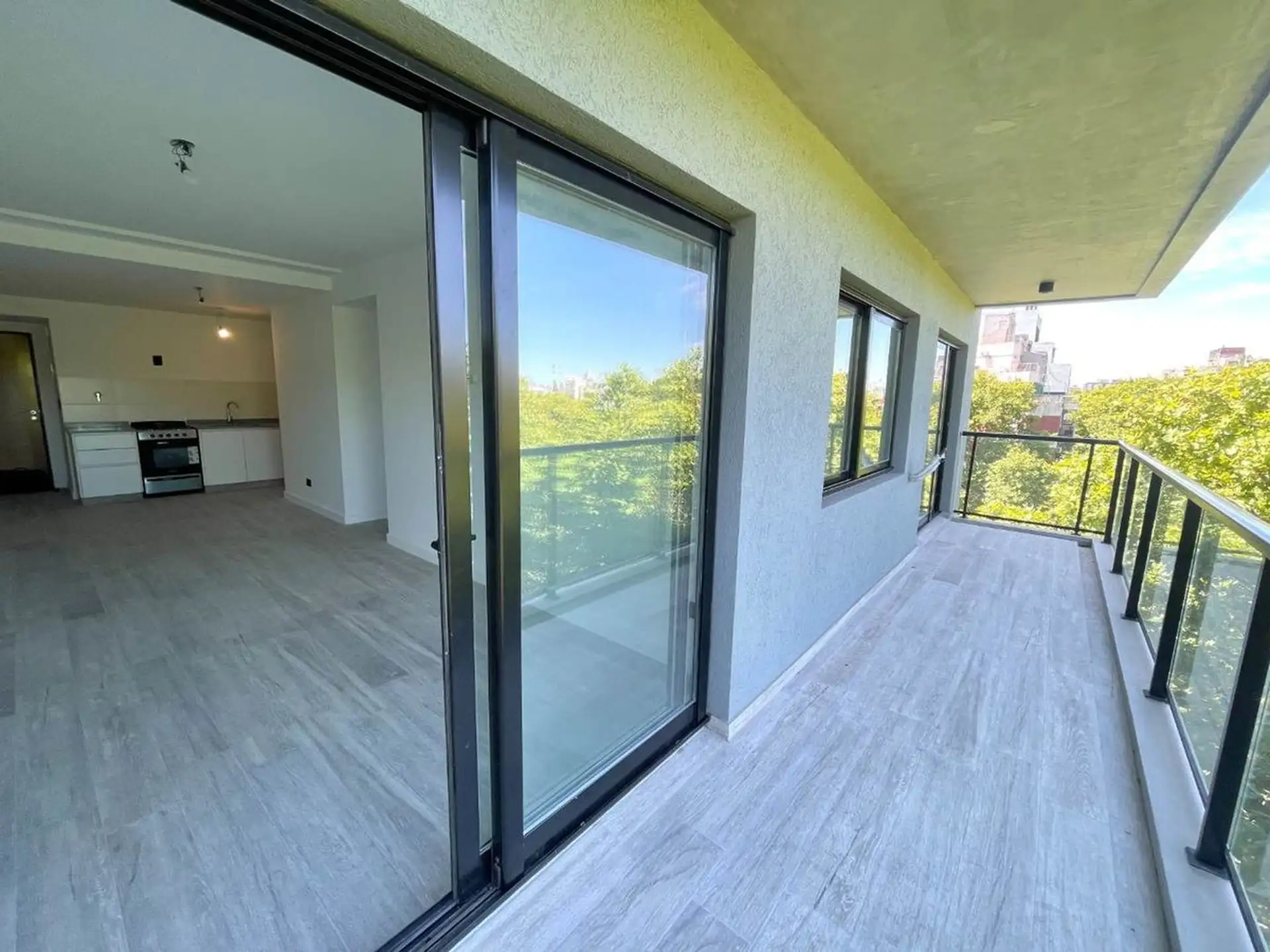 Departamento de 3 ambientes con cochera fija en Villa Ortúzar