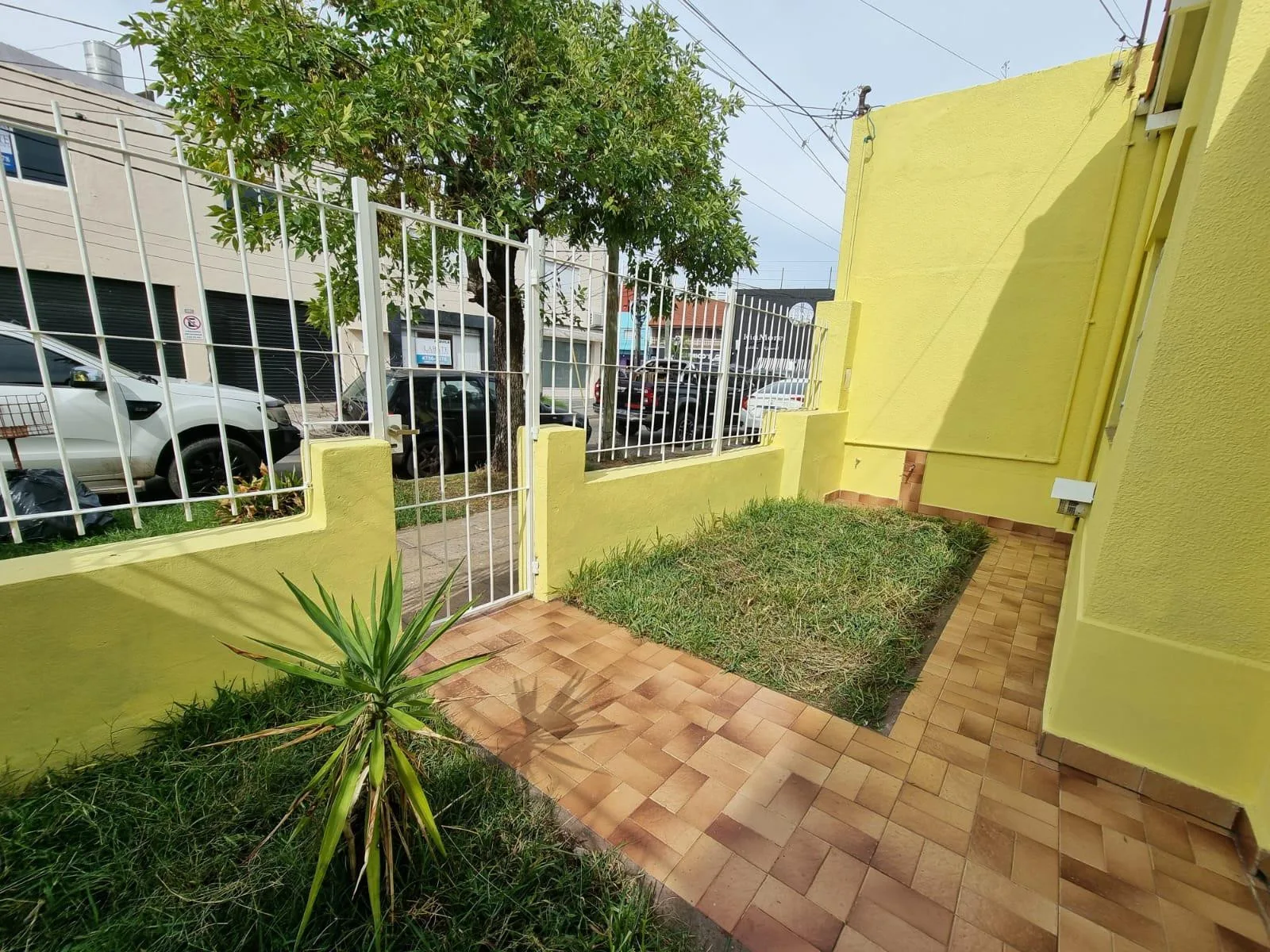 Two-bedroom PH-style house in Olivos