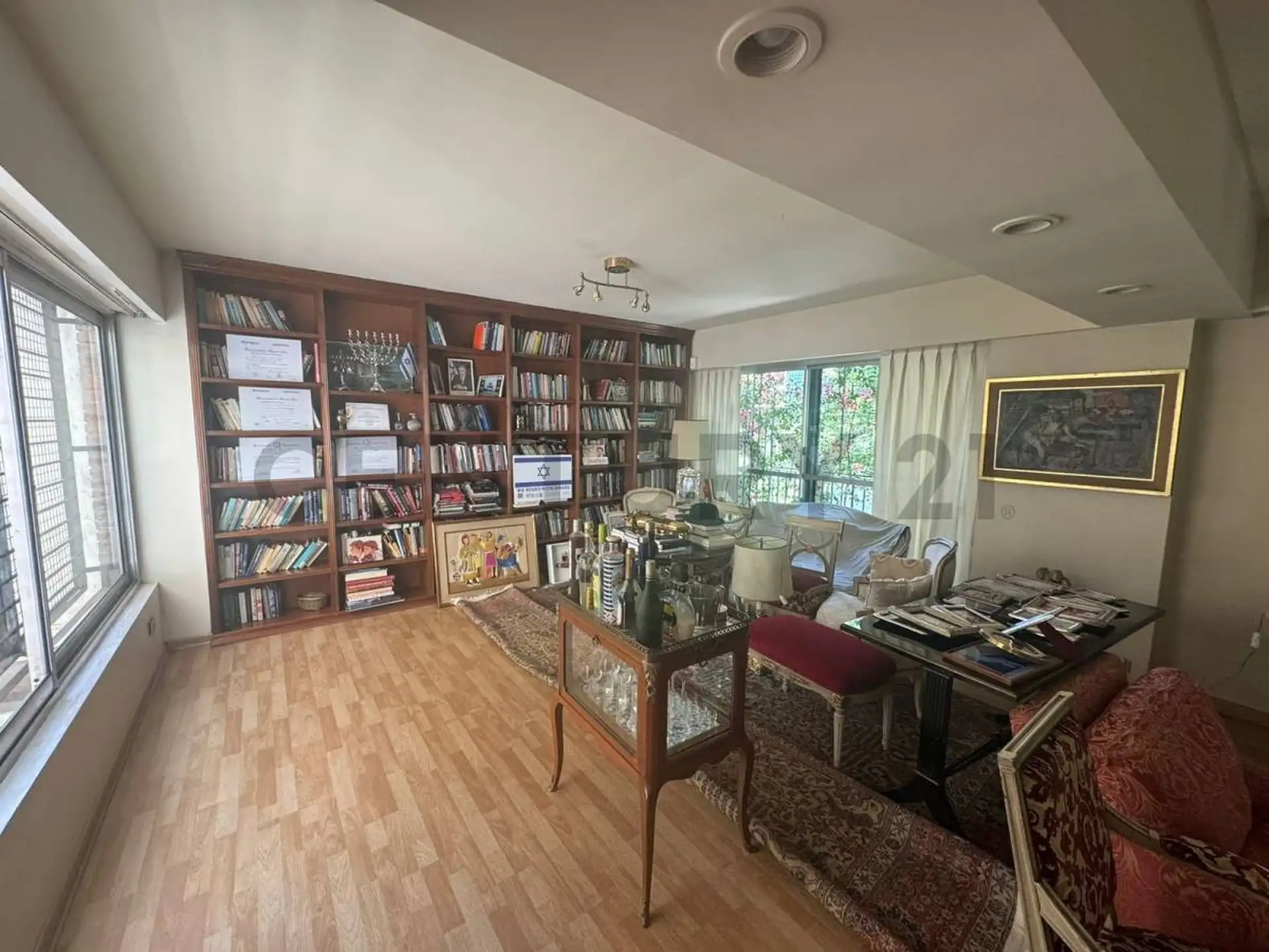 Apartamento de quatro dormitórios em Palermo Chico