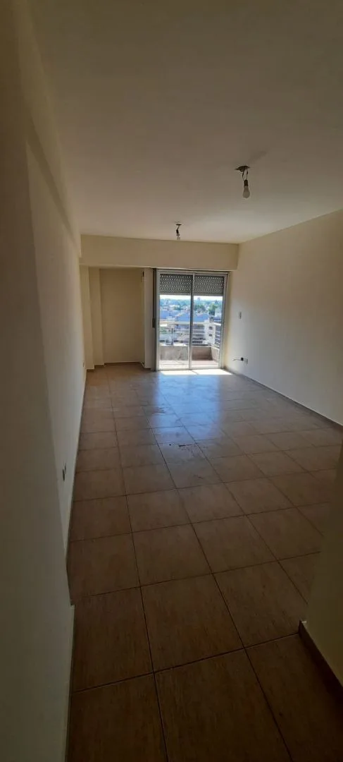 Departamento de 2 ambientes contrafrente en Caseros