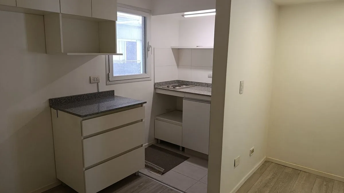 Departamento de 3 ambientes con cochera y baulera en Retiro