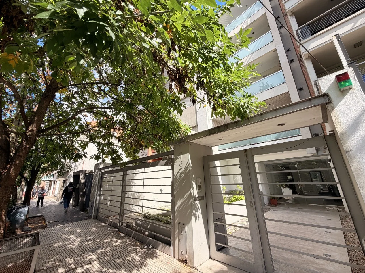 Apartamento de um quarto em Castelar Norte