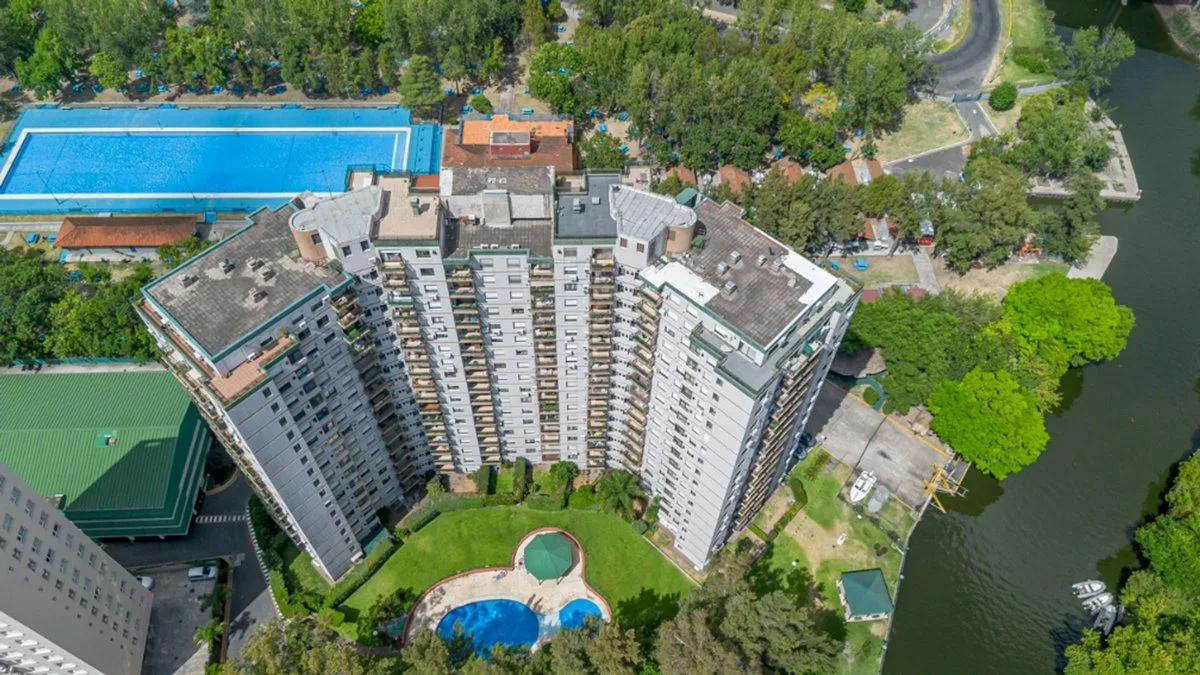 Departamento de 3 ambientes con cochera en Tigre Centro